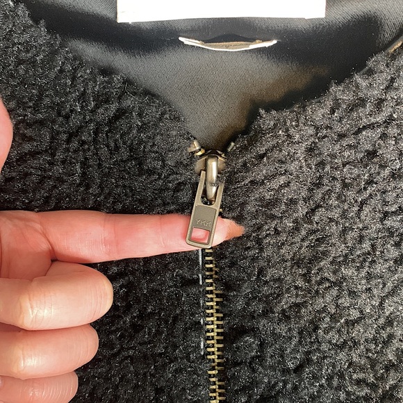 Aritzia Wilfred Black Chatou Vest | Size S - Picture 5 of 6